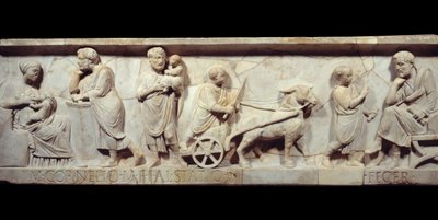 Fragmento do sarcófago de Marcus Cornelius Statius Por volta do ano 150 d.C. - Roma Antiga: Rosto de um sarcófago romano. Cena da vida de uma criança que cresce desde o nascimento até à aprendizagem. Paris, Musee Du Louvre de Roman