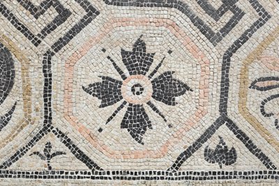 Padrão geométrico da cúpula da Via San Rocchino, século II d.C. (mosaico) de Roman