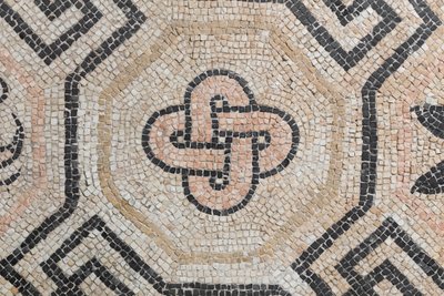 Padrão geométrico da cúpula da Via San Rocchino, século II d.C. (mosaico) de Roman