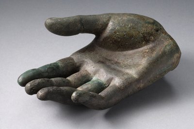 Mão (bronze) de Roman