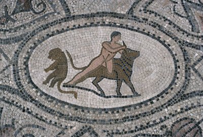 Hércules e o touro cretense, do chão da "Casa de Hércules" (mosaico) de Roman