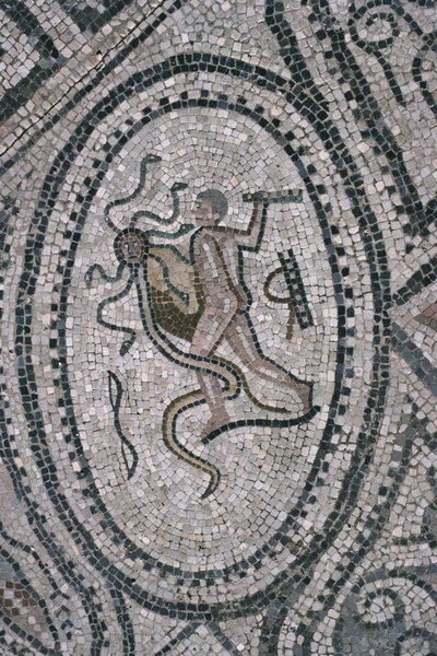 Hércules e a Hidra de Lerna, do chão da "Casa de Hércules" (mosaico) de Roman
