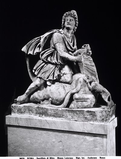 Mithras matando um touro (mármore) de Roman