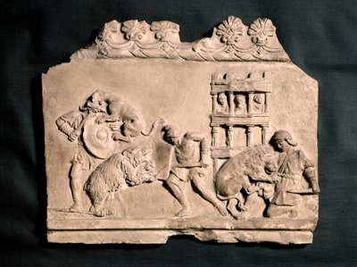ARTE ROMANA: Baixo-relevo em terracota mostrando três gladiadores lutando contra um ... de Roman
