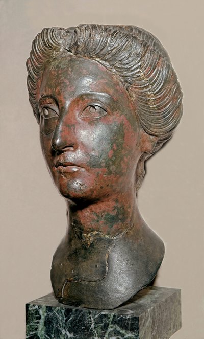 Arte Romana: Busto de bronze de uma mulher ao estilo do regimento dos Antoninos (92-162 d.C.) Roma, Museo della Civilta Romana de Roman
