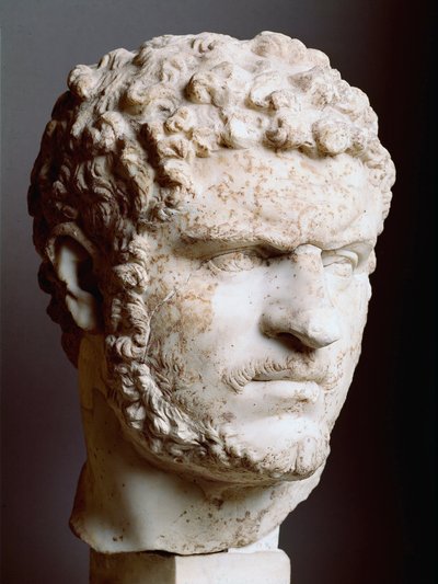 Arte Romana: "Cabeça de mármore de Caracalla (188-217), Imperador de 211 a 217 d.C., 211-217 d.C., Dim. 28 cm - Roma, Palazzo dei Conservatori, Itália - Cabeça de Caracalla (188-217 d.C.) - Escultura em mármore de Roman