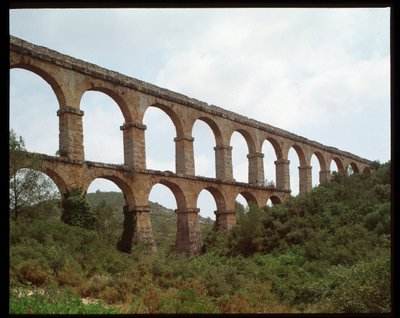 Arte Romana: vista do Aqueduto de Tarragona (Aqueduto das Ferreres ou Pont du Diable) século I, Espanha (Arte Romana: vista do Aqueduto romano Pont de les Ferreres (Pont del Diable) Tarragona, Espanha) de Roman