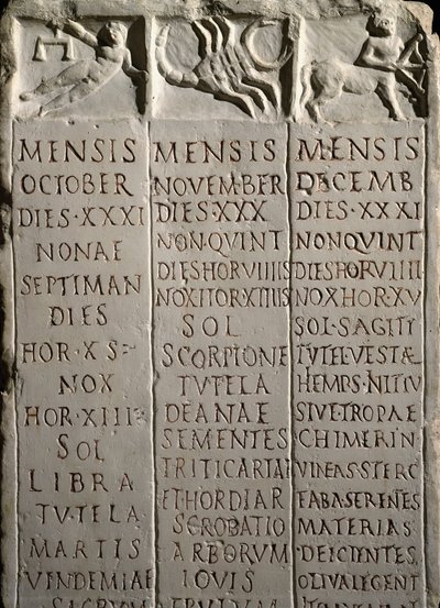 Arte romana: calendário dos Champs de Mars (campo marte) indicando os meses (Outubro, Novembro, Dezembro), os dias com as constelações e signos do zodíaco (Libra, Escorpião, Sagitário) e o trabalho agrícola correspondente. Século I a.C.-1s de Roman