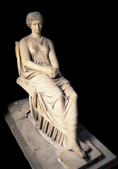 Arte romana: estátua de Agrippina "a Ainee" (Agrippina) (14 BC-33), esposa de Germanicus. Escultura em mármore. Século I d.C. Nápoles, Museo Archeologico Nazionale de Roman