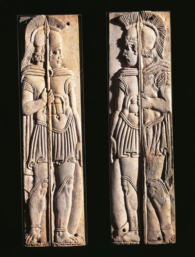 Civilização romana, par de esculturas ósseas de guerreiros, do Praeneste, Região do Lácio, Itália de Roman