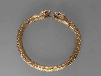 Pulseira Serpent, AD 1-100 (ouro com olhos de vidro verde) de Roman