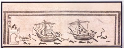 Navios que se aproximam de um porto de Roman