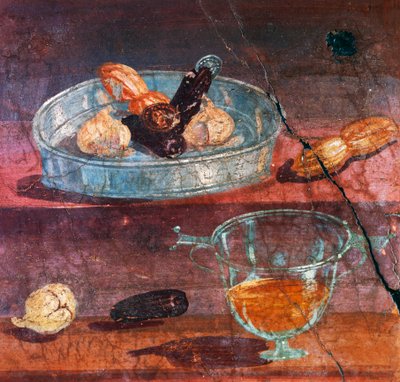 Natureza morta com alho, tâmaras e mel, duas moedas de ouro e prata entre frutas, pintura de parede da Casa do Veado, Herculano (Lista do Património Mundial da Unesco de Roman