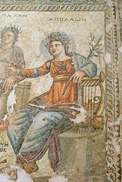 O mosaico Apollo e Marsyas, detalhe de Plínio e Apolo, Casa de Aion, Paphos, mosaico de Chipre de Roman