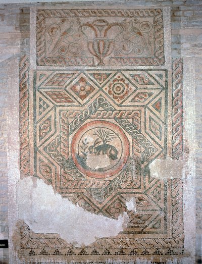O mosaico da lebre, 350 AD (mosaico) de Roman