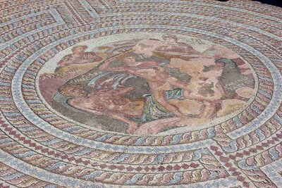 Teseu e o Minotauro, Casa de Teseu, Paphos, Chipre (mosaico) de Roman