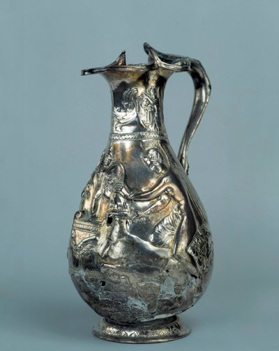 Tresor de Boscoreale: água-marinha: No pescoço: dois génios a regar grifos de asas. Na barriga: duas vitórias sacrificam um touro de cada lado de um altar com o Palladion, o emblema de Atena. Fim do século I a.C. - século I d.C. Sol 0,24 m. P de Roman