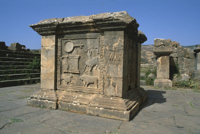 Fragmento arquitetônico historiado, Alto Período Imperial (27 aC-395 dC) de Roman Imperial Period