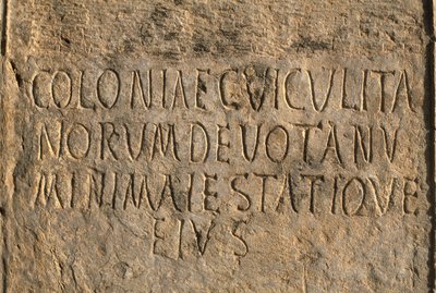 Inscrição latina com o nome da colônia Cuicul, Alto Período Imperial (27 aC-395 dC) de Roman Imperial Period
