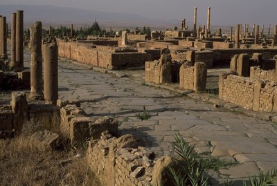 Vista de uma rua, Alto Período Imperial (27 aC-395 dC) de Roman Imperial Period
