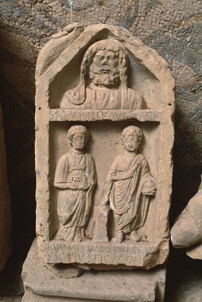 Estela votiva dedicada a Saturno, Alto Período Imperial (27 aC-395 dC) de Roman Imperial Period