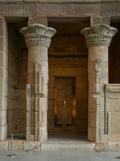 O Templo de Dendur, c.10 aC (arenito eólico) de Roman Period Egyptian
