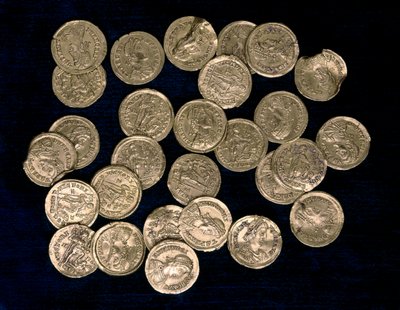 28 moedas do Período do Imperador Romano Ocidental Flavius Honorius (384-423) e do Imperador Romano Oriental Flavius Arcadius (377/378-408), séculos IV e V (moeda) de Roman Roman