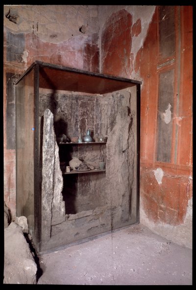 Roupeiro carbonizado, Casa a Graticcio, séc. V a.C.-1 d.C. de Roman Roman