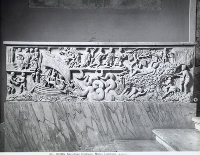 Sarcófago pré-cristão (mármore) de Roman Roman