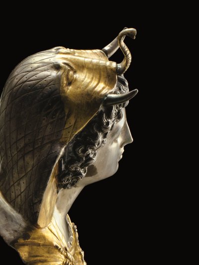 Emblema de Cleopatra Selene, c. final do século 1 a.C. e início do século 1 d.C. (parcela dourada e prata) de Roman Roman
