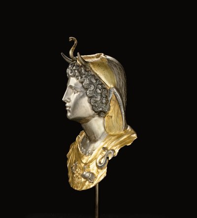 Emblema de Cleopatra Selene, c. final do século 1 a.C. e início do século 1 d.C. (parcela dourada e prata) de Roman Roman