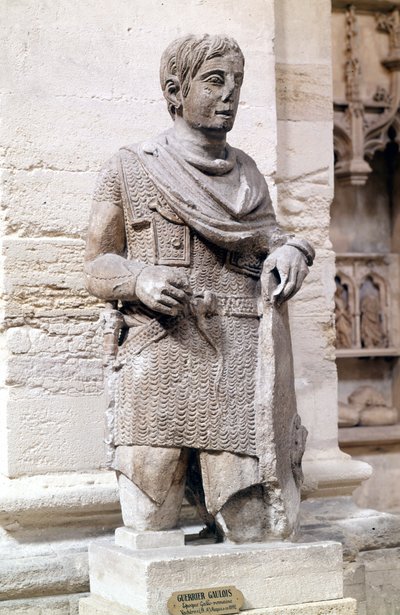Guerreiro Gálico sob o Império Romano (vestido em estilo romano), Museu Lapidaire, Avignon. de Roman Roman