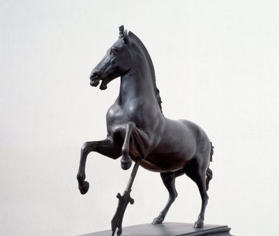 Cavalo galopante (escultura em bronze depois de um original grego do século IV a.C.) de Roman Roman