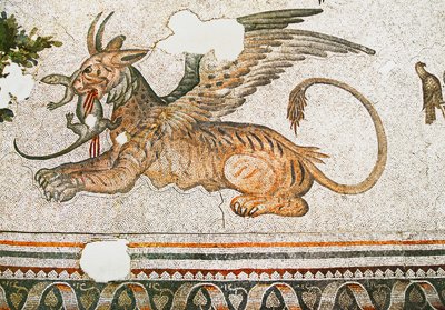 Mosaico representando um Tigre-Griffon comendo um lagarto, Arasta Bazaar, Sultão Ahmet Mesquita, Istambul. de Roman Roman