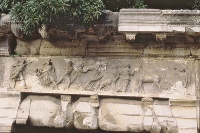 Violação das Sabinas, de um friso da Basílica Aemilia (mármore) de Roman Roman
