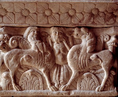 Um centauro e um leão, capital esculpida na tribuna do Priorado de Romanesque