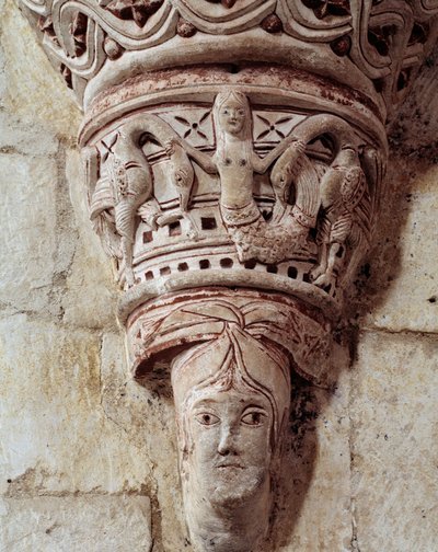Uma sereia, capital esculpida da capela-mor. de Romanesque