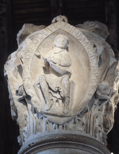 Capital do coro que representa o primeiro tom do canto gregoriano (escultura de Romanesque