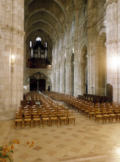 Interior da Catedral de São Lázaro d