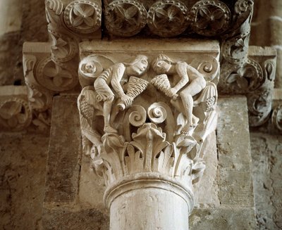Representação dos Ventos (capital esculpido) de Romanesque