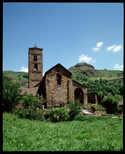 Vista da igreja (fotografia) de Romanesque