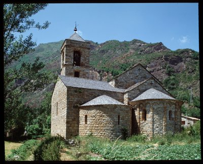 Vista da igreja de Saint Feliu (fotografia) de Romanesque