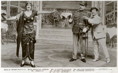 Membros do elenco de Oh! Oh! Delphine !!!, c1916. de Rotary Photo