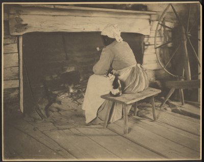 [Woman by the Hearth] de Rudolf Eickemeyer, Jr.