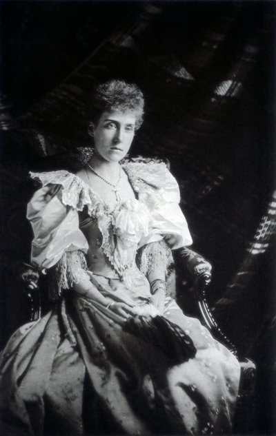 Princesa Marie Louise de Schleswig-Holstein 1872-1956, final do século XIX. de Russell and Sons