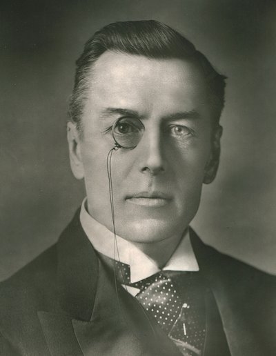 O Honorável Joseph Chamberlain, c1907. de Russell and Sons
