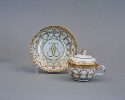 Xícara e Pires com o Monograma da Fábrica Imperial de Porcelana Catarina II, 1770-1780 de Russian Master