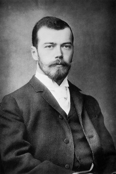 Nicholas II como Czarevich, c.1892 (foto a p/b) de Russian Photographer