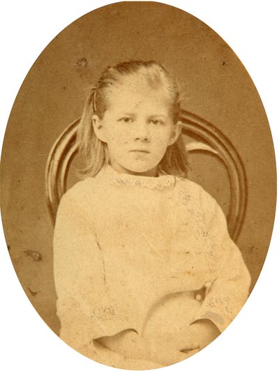 Retrato Lyubov F. Dostoyevskaya (1869-1926), filha do autor Fiódor Mikhailovitch Dostoiévski (Fedor, Fiodor Dostoiévski, Dostoiévski, Dostoiévski) (1821-1881). Foto de albumina de Russian Photographer