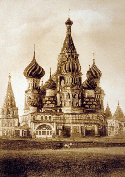 Catedral de São Basílio, Praça Vermelha, Moscou, c. 1890 (foto em preto e branco) de Russian Photographer